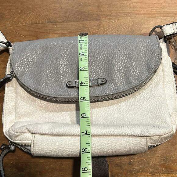 Jessica Simpson gray and cream crossbody handbag - Picture 16 of 16